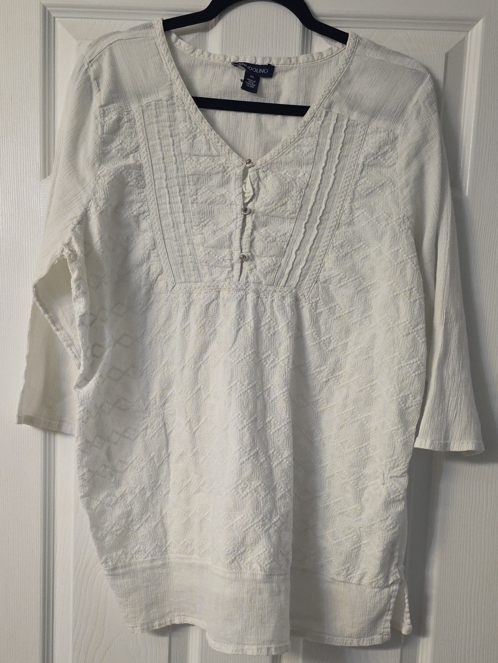 Bandolino White Embroidered V-Neck Tunic
